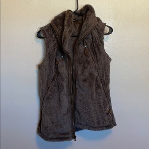 Size Medium KUHL Fuzzy Vest